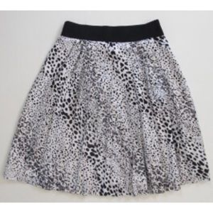 WHBM Pleated Skirt animal print XXS XS 00 0